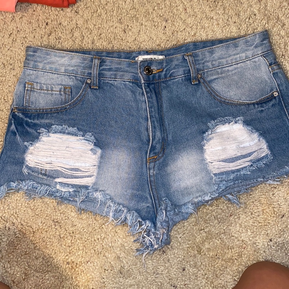 HIGHWAISTED FOREVER 21 JEAN SHORTS